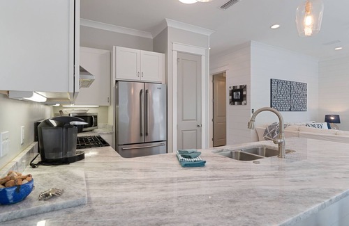 Lakeside at Blue Mountain Beach House | Steps to beach and pool-family size home-4 free bikes-beach gear-large patio