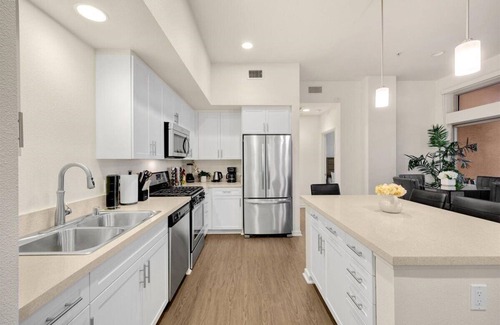 Irvine Apartment | Steps to Irvine Spectrum, 2Bd/2Ba that can sleep up to 7! Pool/Gym/Hot Tub