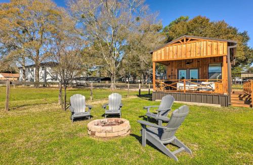 Willis House | Steps to Lake Conroe Cozy, New-Build Cabin