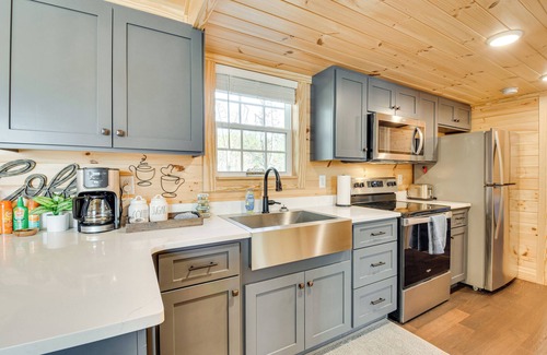 Seneca Cabin | Steps to Lake Keowee: Secluded Seneca Sanctuary!