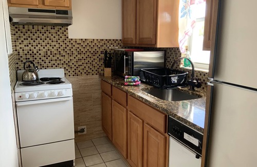 Sarasota Apartment | STEPS TO LIDO BEACH & SHORT WALK TO ST. ARMAND’S CIRCLE