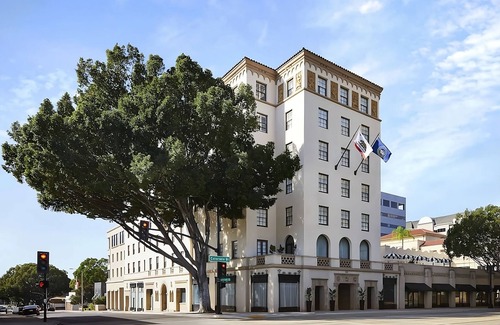 Pasadena House | Steps to Pasadena Museum of California Art! 3 Affordable Units, Parking, Pool!