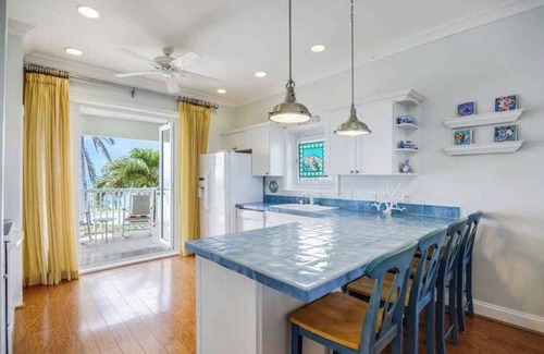 Ambersand Beach House | Steps to your own private beach