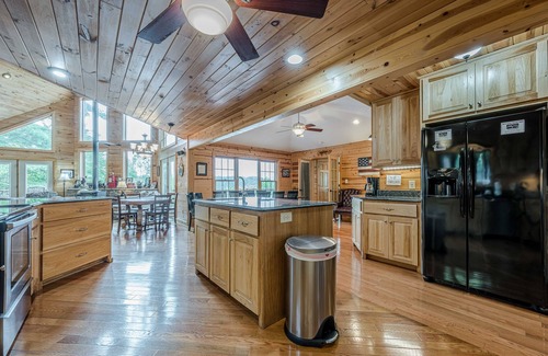 Sautee Nacoochee Cabin | Sterling Lodge - Luxury Mountain View Cabin w/Game Room, Hot Tub, and More