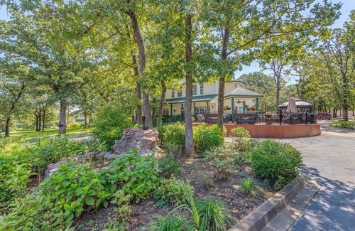 Norman Bed & Breakfast | Sterling Suite at Whispering Pines Inn