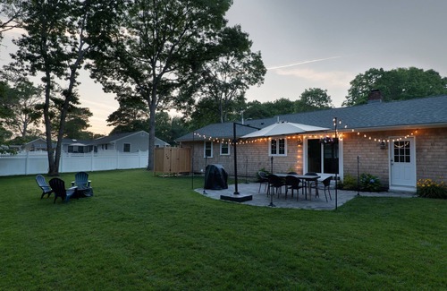 East Falmouth House | Still time to book for Summer 2025! Walk to Great Pond, Playground, Central AC.