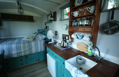 Llanelli Cabin | Still Waters Shepherd's Hut with wonderful sea views