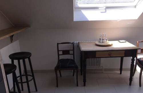 Heinersreuth Apartment | Stillvoll Wohnen mit Fahrradweg zum Festspielhaus