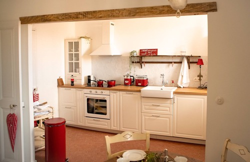L'Isle-sur-la-Sorgue Apartment | Stilvolle Wohnung im Historischen Stadtkern von L'isle-sur-la-sorgue