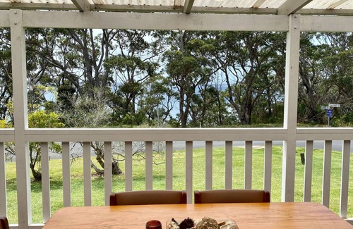 Bendalong House | Sting Ray Bay - The Blue House in Bendalong