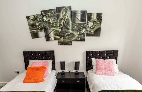 Warrington Apartment | Stockton Heights - 2 Bedroom, Top Floor Apartment. Centrally located in Warringt