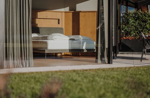 Lagundo Apartment | Stollhof. new suite in an exclusive & quiet location in Algund near Meran