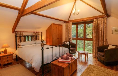 Clawton House | Stone Barn