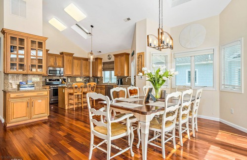 Stone Harbor House | Stone Harbor - 5th Home from Beach (86th St) walk downtown, beach & new pool