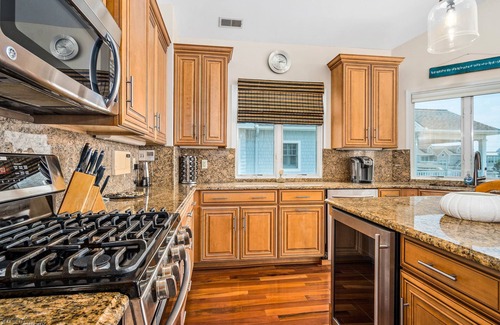 Stone Harbor House | Stone Harbor - 5th Home from Beach (86th St) walk downtown, beach & new pool