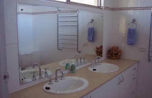 Duckmaloi House | Stone Hedge - large country house, near Oberon