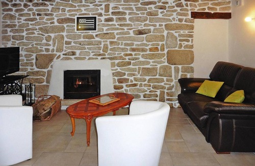 Plobannalec-Lesconil House | Stone House near Torche Beach