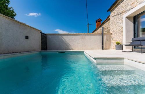 Pridraga Villa | Stone House with pool Poeta