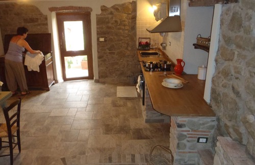 Boveglio Apartment | Stone Rustico with garden in ancient village, Tuscany Exclusive whirlpool