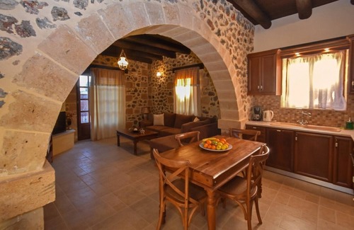 Astratigos Villa | Stone villa shared pool & seaview, 1bedrooms, wifi, bbq