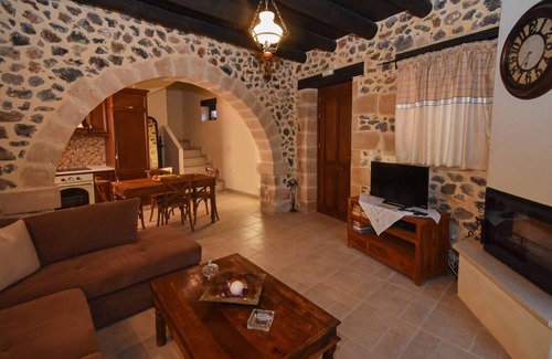 Astratigos Villa | Stone villa shared pool & seaview, 1bedrooms, wifi, bbq