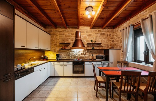 Atsipópoulon Villa | Stone villa with pool & fantastic sea views (with special autumn offers)