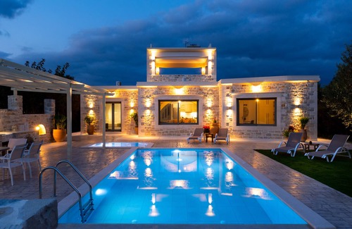 Kamilari Villa | Stonebuilt villa in the middle of an enclosed area of 5500 m2.