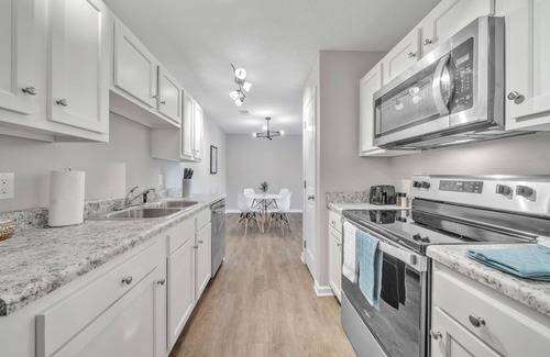 New Albany Apartment | Stonecrest 712, 2Bd Apt I Free Parking I Pool