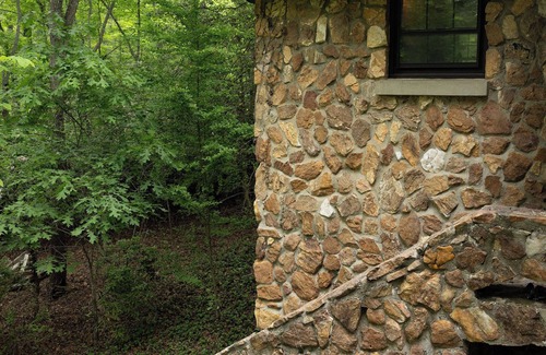 Hendersonville House | Stonegate Mountain Retreat Sleeps 12 4BR/4BA 3+ acres of peace and quiet!