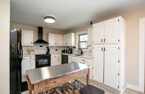 Fairview House | Stonehaven Hideaway a Zen Mountain Getaway 20 Mins to Downtown Asheville