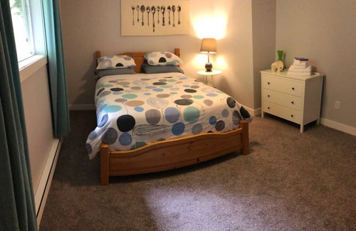 Clearwater Apartment | Stoneshire Basalt Suite for 4, walking distance to waterfalls & Dutch Lake