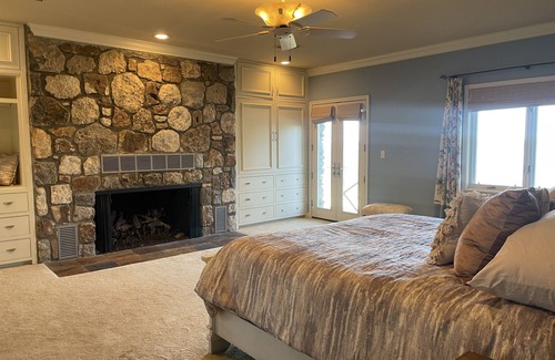 Dennis Resort | Stony Point Gated Resort All Exclusive: The Lodge, and 4 Cabins