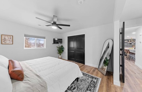 St. Charles Apartment | STOP | LOOK | FALL SALE | Game RM 1blk to Family Arena .5 ACRES