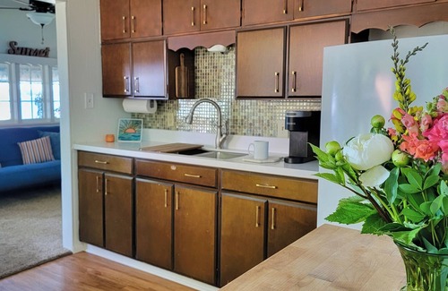 Whitehall Cottage | Storybook Sunset Cottage on White Lake. Excellent Location. Dock & Kayaks.