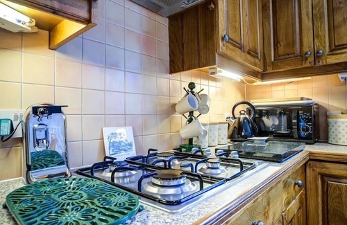 Stow-on-the-Wold Cottage | STOW COTTAGE, family friendly, with a garden in Stow-On-The-Wold