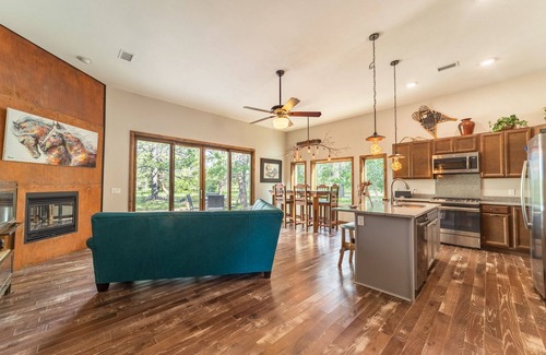 Loghill Village House | STR2022-090 Golf Villa backing to Divide Ranch Golf Course, Panoramic Mtn Views