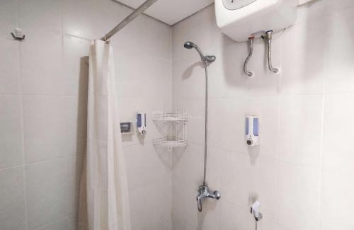 Hegarmanah Apartment | Strategic and Comfy Studio at Skyland City Jatinangor Apartment By Travelio