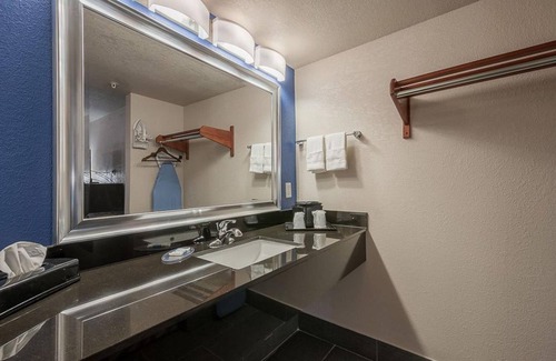 Edmond Hotel | Stratford House Inns - Edmond