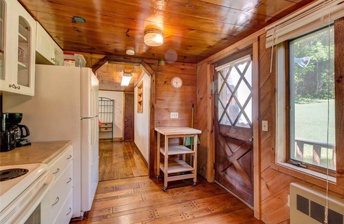 South Londonderry Apartment | Stratton Mountain On A Budget