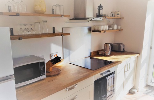 Hele Cottage | Strawfields. Fantastic rural location. Close to beaches. Games barn and Alpacas.