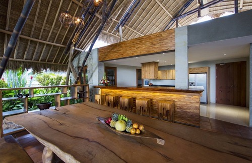 Singakerta Villa | Stream & Rice Fields View 5BR Villa, Ubus - W/Daily House Keeping!