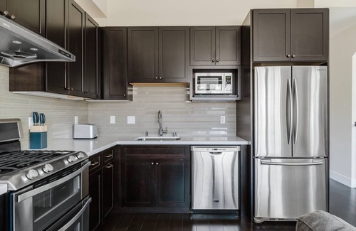 Downtown Burlingame Apartment | Striking Burlingame 2BR w/Parking & A/C, nr Caltrain, by Blueground