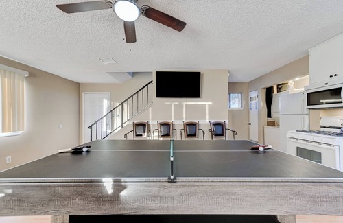 Chinatown House | Strip-side Villa: 5BR3BA, Pool, Mini Golf, Karaoke