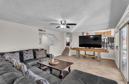 Las Vegas House | Strip-side Villa Pool, Mini Golf, Casino games