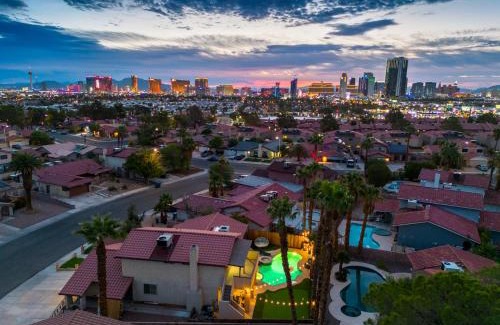 Las Vegas House | Strip-side Villa Pool, Mini Golf, Casino games