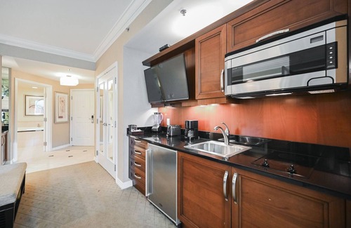 Las Vegas Apartment | Strip View Studio | Signature at MGM