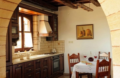 Sellia House | Strofilia, Kardinali with music sound of Erotokritos!