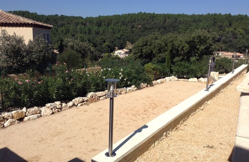 Saint-Hippolyte-de-Montaigu Villa | Stunning view in a small village near Uzes