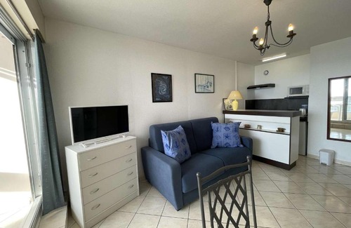 Saint-Jean-de-Monts Apartment | Studio à St-Jean-de-Monts avec parking et balcon fermé - FR-1-224C-212