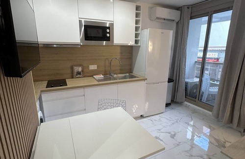 Juan-les-Pins Apartment | Studio-107-Wet room-City view